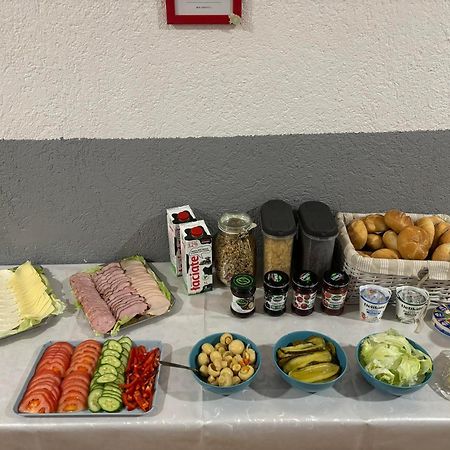 Flyfly Hostel , Darmowy Parking , Rezerwuj Przez Urzadzenia Mobilne -10 Procent 브로츠와프 외부 사진