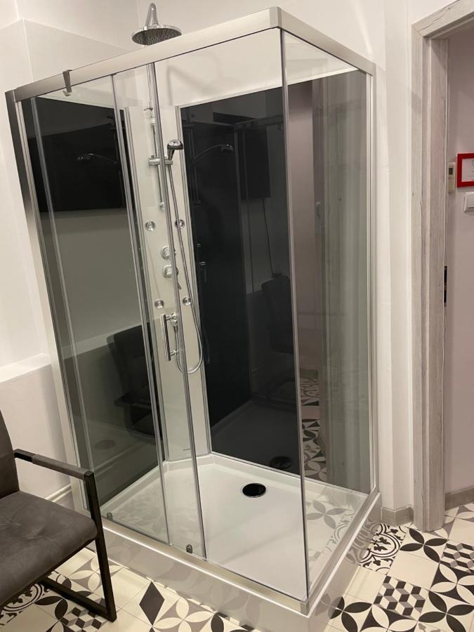 Flyfly Hostel , Darmowy Parking , Rezerwuj Przez Urzadzenia Mobilne -10 Procent 브로츠와프 외부 사진