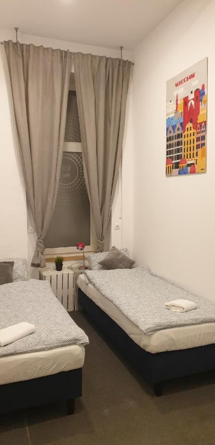 Flyfly Hostel , Darmowy Parking , Rezerwuj Przez Urzadzenia Mobilne -10 Procent 브로츠와프 외부 사진