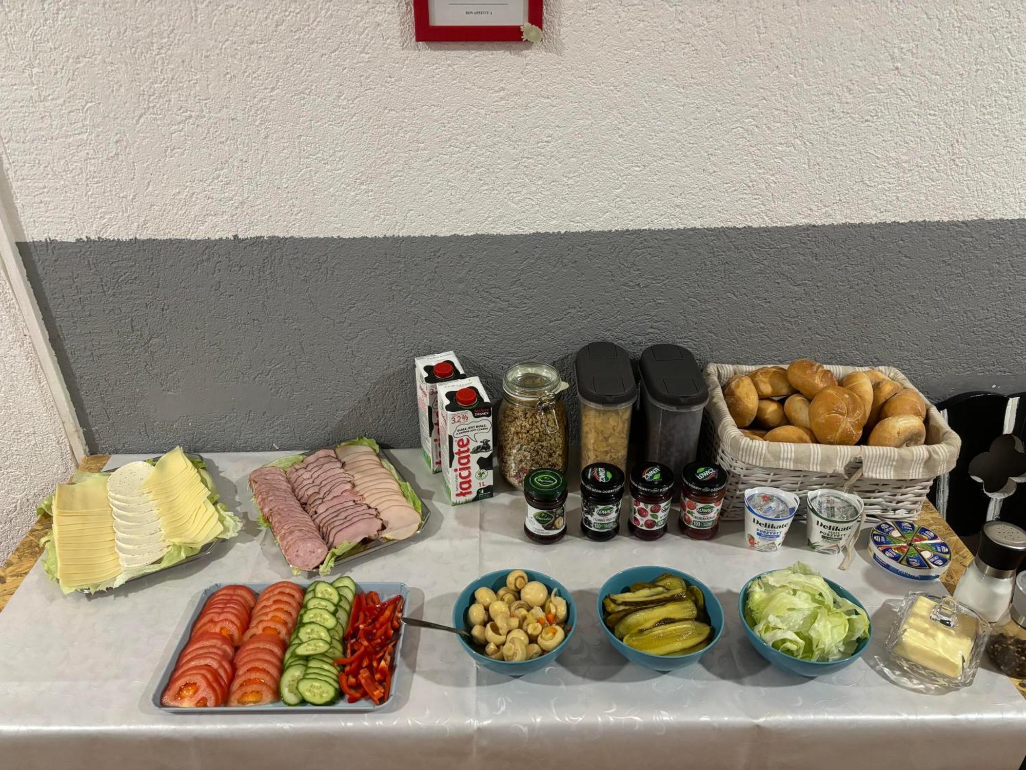 Flyfly Hostel , Darmowy Parking , Rezerwuj Przez Urzadzenia Mobilne -10 Procent 브로츠와프 외부 사진