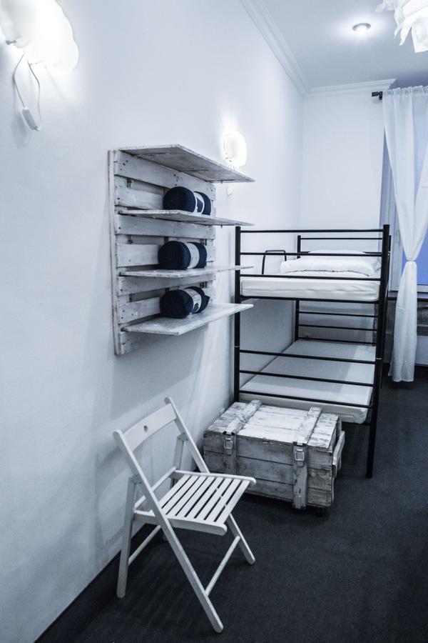 Flyfly Hostel , Darmowy Parking , Rezerwuj Przez Urzadzenia Mobilne -10 Procent 브로츠와프 외부 사진