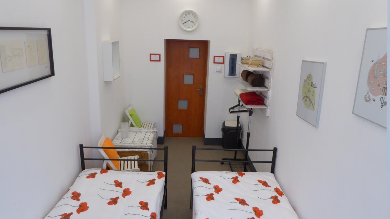 Flyfly Hostel , Darmowy Parking , Rezerwuj Przez Urzadzenia Mobilne -10 Procent 브로츠와프 외부 사진
