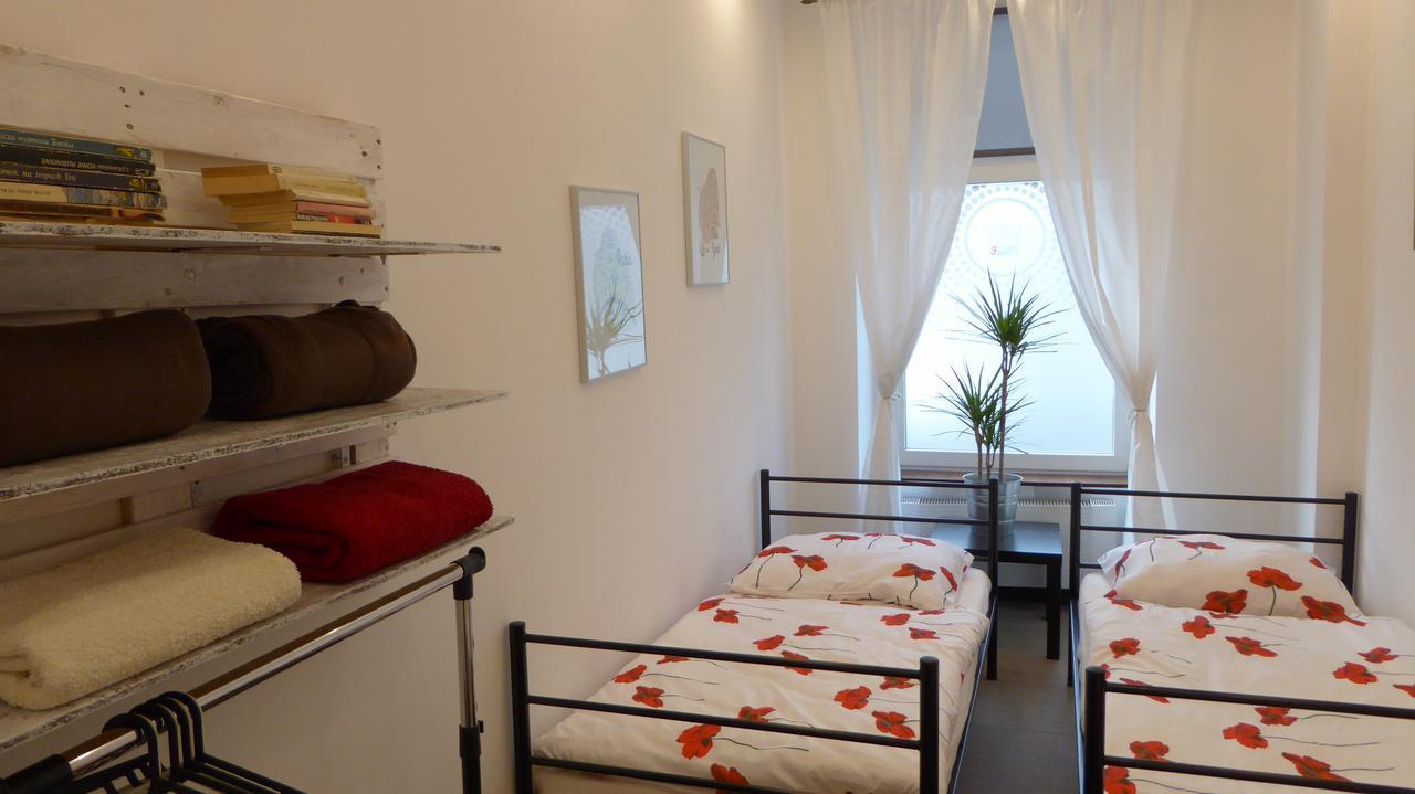 Flyfly Hostel , Darmowy Parking , Rezerwuj Przez Urzadzenia Mobilne -10 Procent 브로츠와프 외부 사진