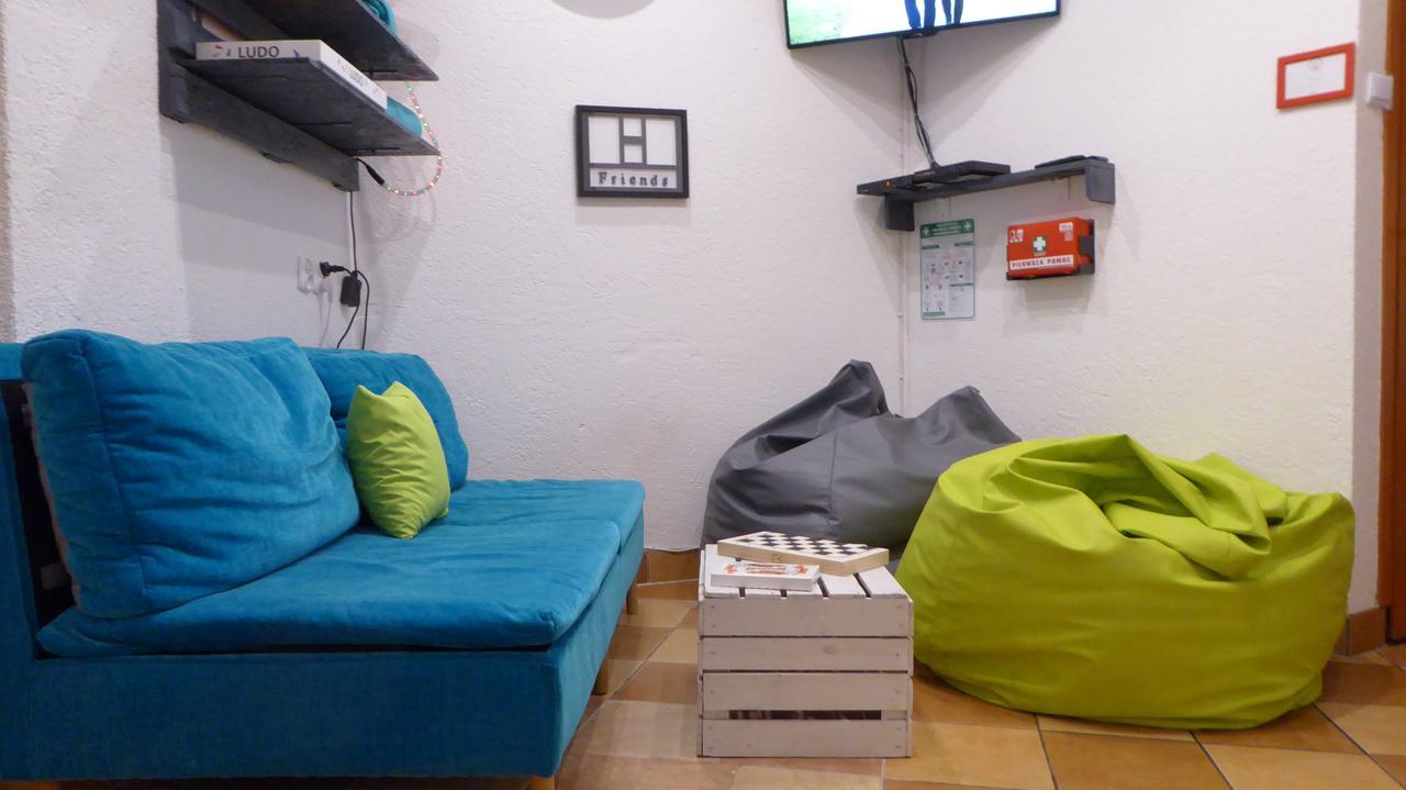 Flyfly Hostel , Darmowy Parking , Rezerwuj Przez Urzadzenia Mobilne -10 Procent 브로츠와프 외부 사진