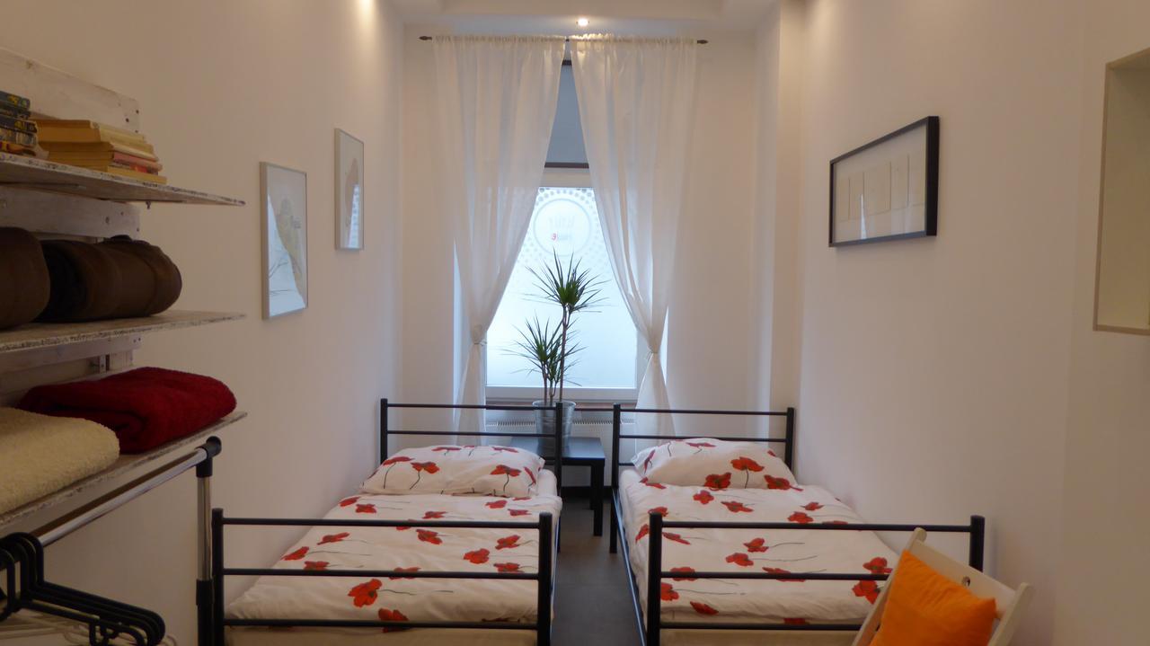 Flyfly Hostel , Darmowy Parking , Rezerwuj Przez Urzadzenia Mobilne -10 Procent 브로츠와프 외부 사진
